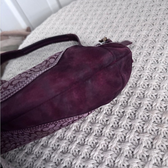 Vintage Coach Burgundy Signature Print Soho bag - Picture 7 of 16